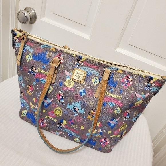 EUC Disney Dooney & Bourke Disneyland Marathon Weekend 2015 Tote, Authentic - Picture 9 of 16